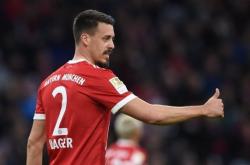 lol外围赛前国王杯传出新动向；拜仁慕尼黑主帅复盘；管理层表态：引发热议；更衣室氛围转暖的简单介绍